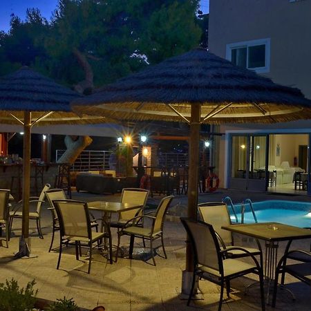 Hotel Magda Agia Marina  Экстерьер фото