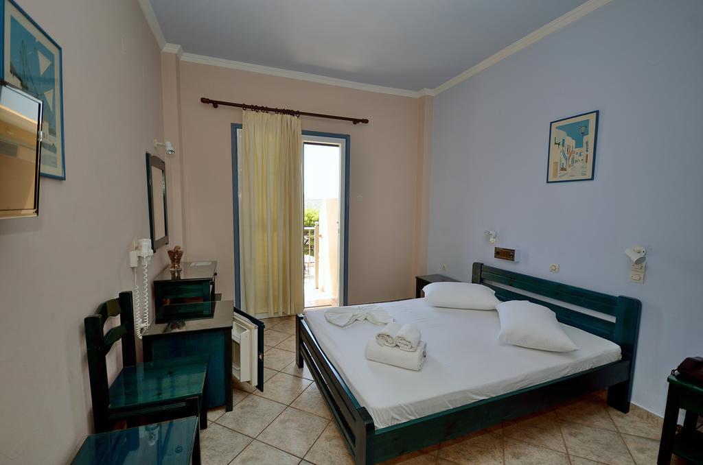 Hotel Magda Agia Marina  Экстерьер фото