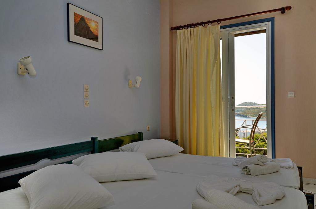 Hotel Magda Agia Marina  Экстерьер фото